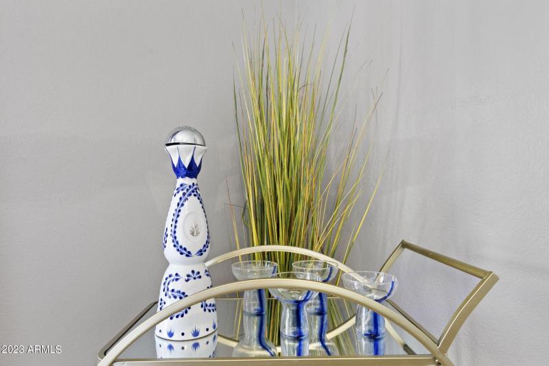 33-web-or-mls-8308-e-minnezona-ave