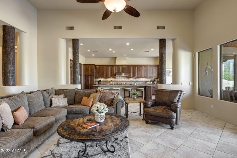 17-web-or-mls-14214-e-gamble-ln