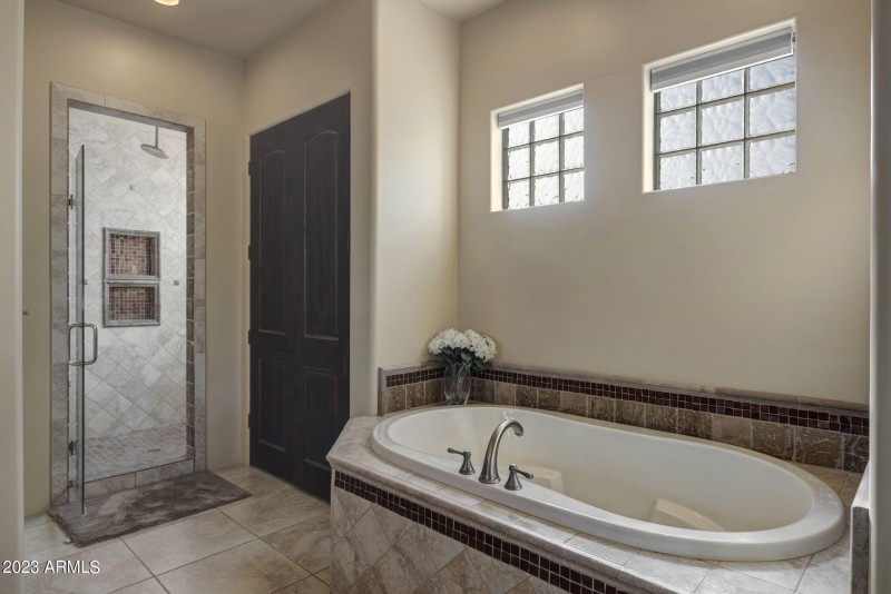 31-web-or-mls-14214-e-gamble-ln