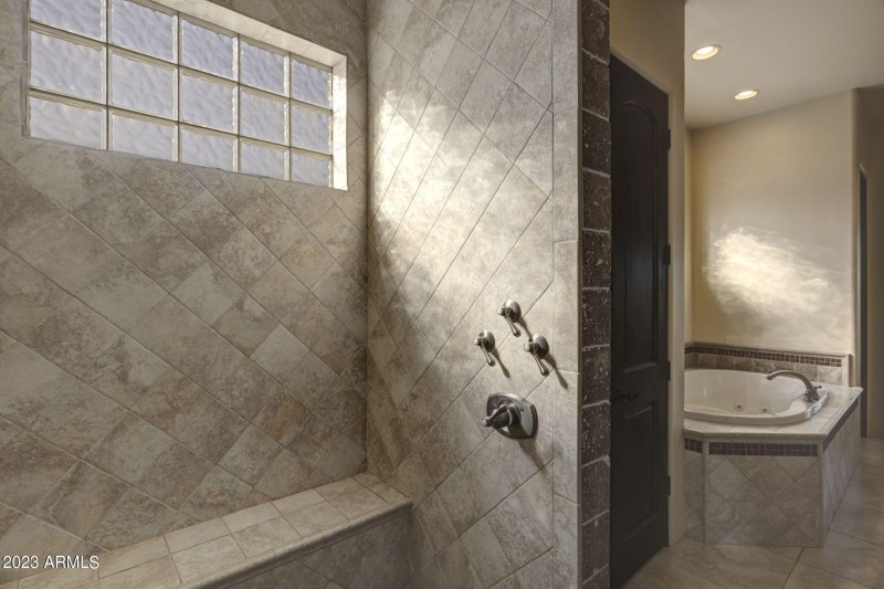 33-web-or-mls-14214-e-gamble-ln