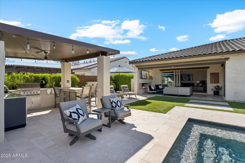 Great Entertaining Space!