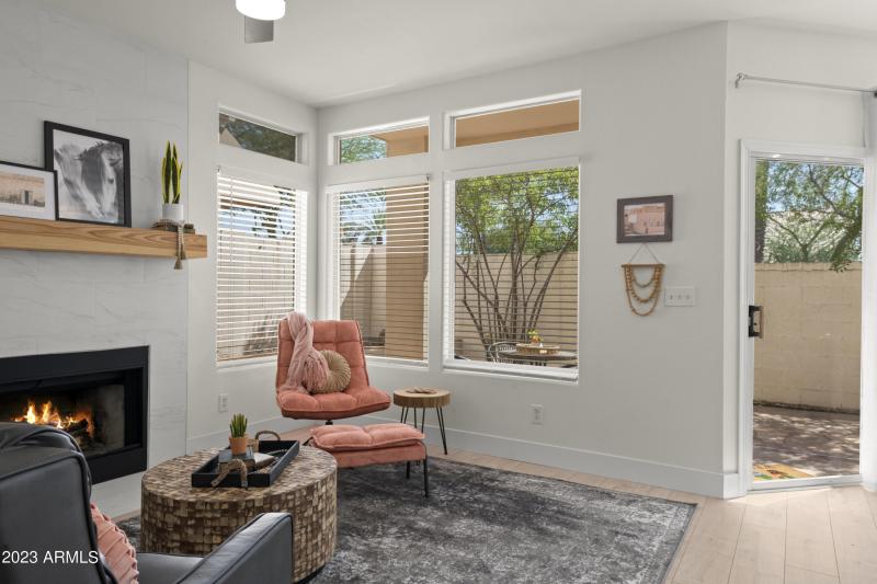 28_1143_E_Amberwood_Dr__028