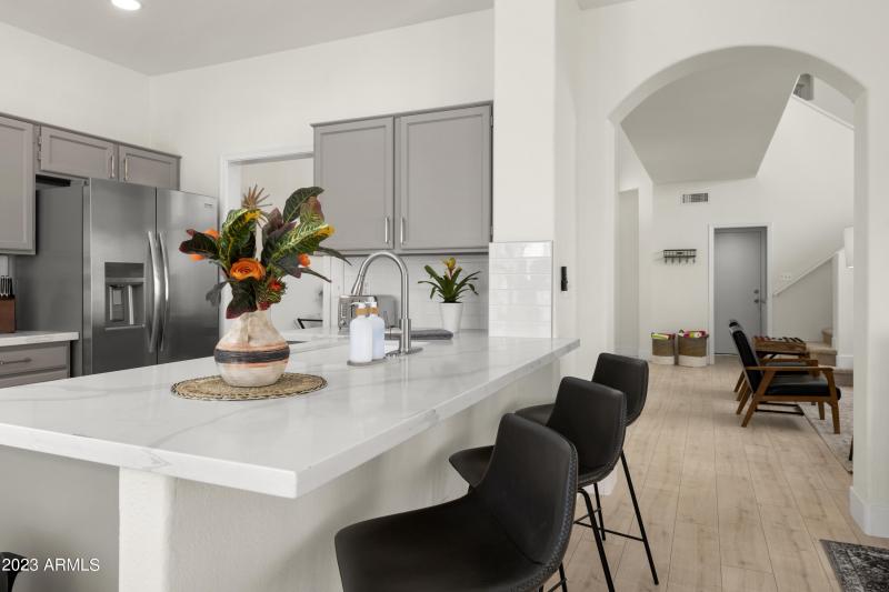 33_1143_E_Amberwood_Dr__033