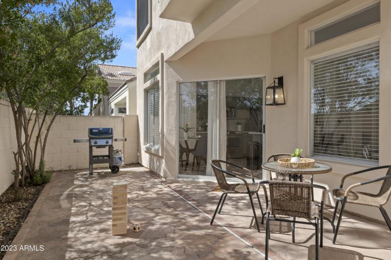 76_1143_E_Amberwood_Dr__076