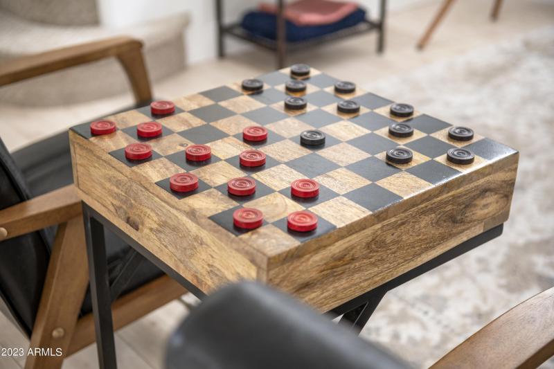 85_1143_E_Amberwood_Dr__085