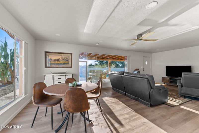 51433 N US Highway 60 89