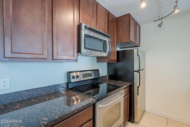 STAINLESS APPLIANCES!!