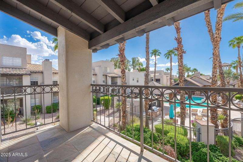 THIS BALCONY IS PERFECT!!!