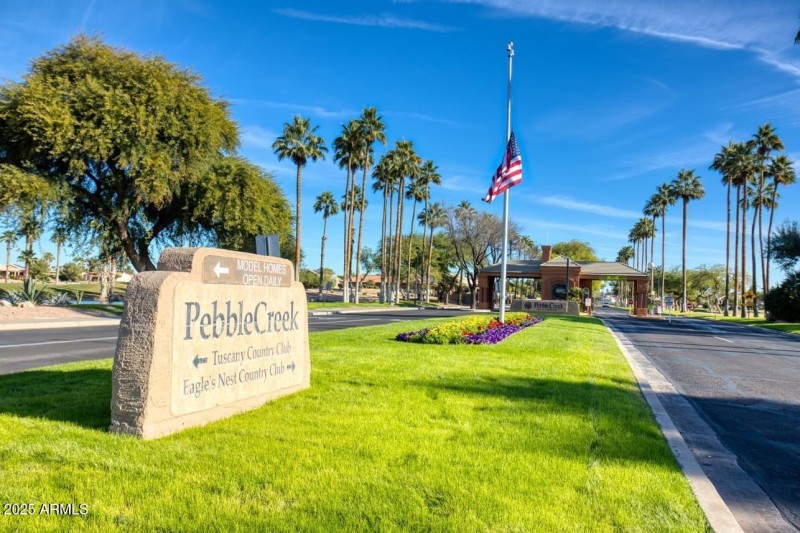 PC Entrance EN Side 3 Personal