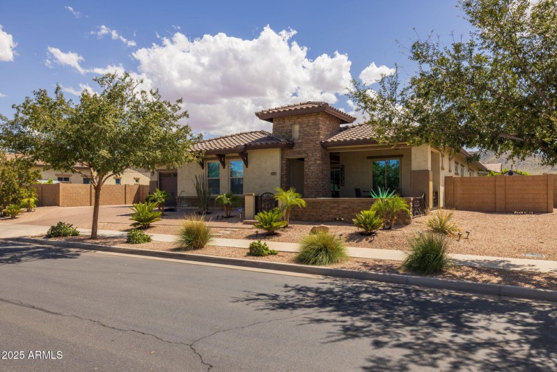 21011 Aquarius - 04Exterior