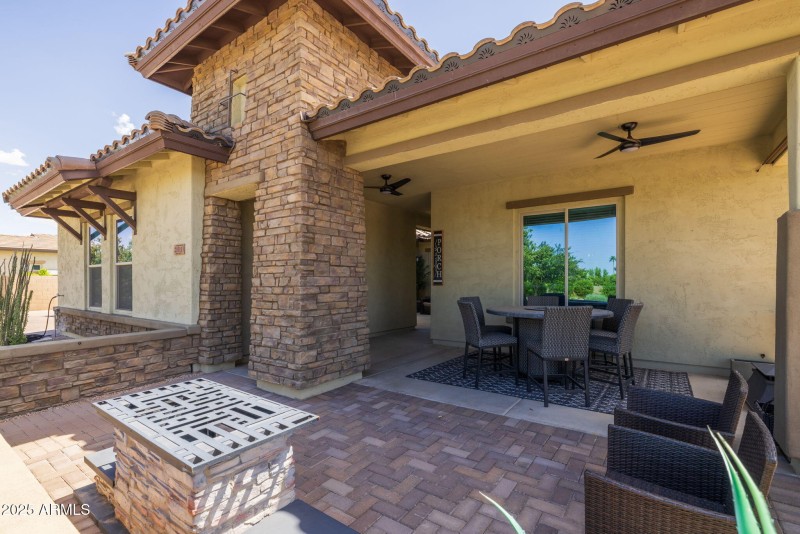 21011 Aquarius - 07Courtyard