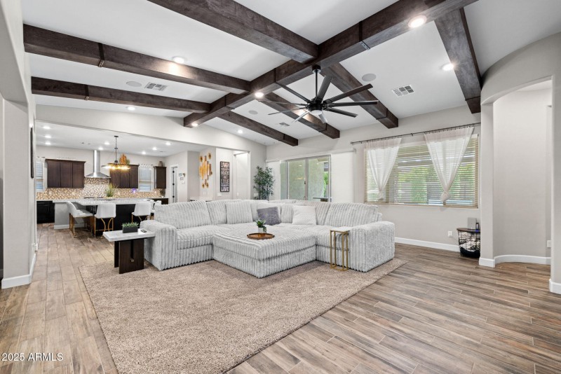 21011 Aquarius - 16Family Room