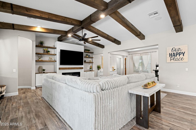 21011 Aquarius - 18Family Room