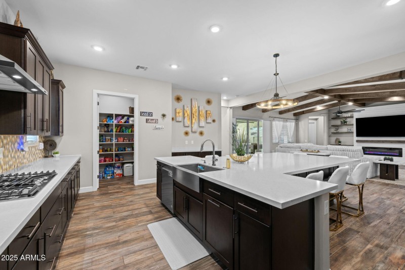 21011 Aquarius - 26Kitchen Great Room