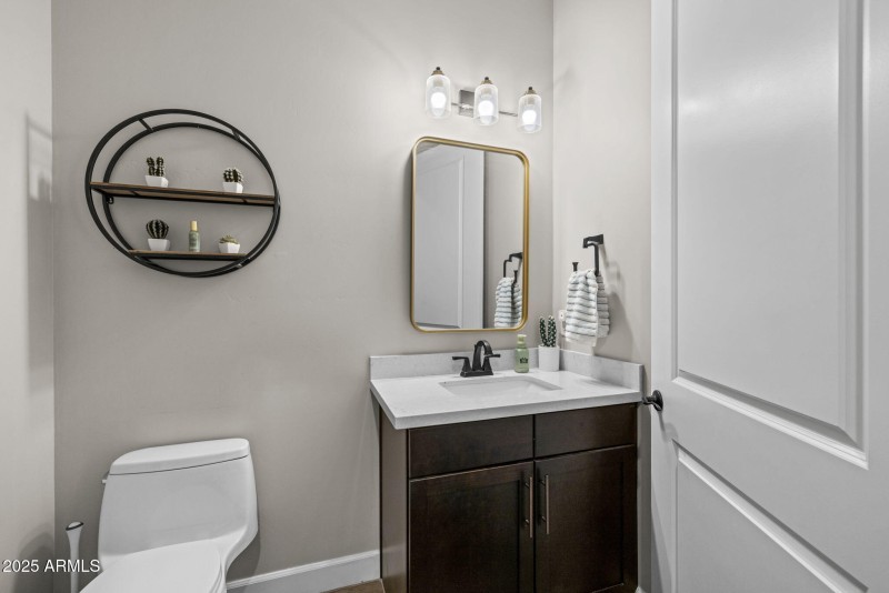 21011 Aquarius - 39Jack & Jill Bathroom