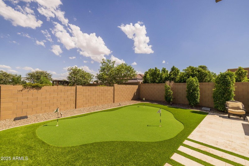 21011 Aquarius - 48Putting Green