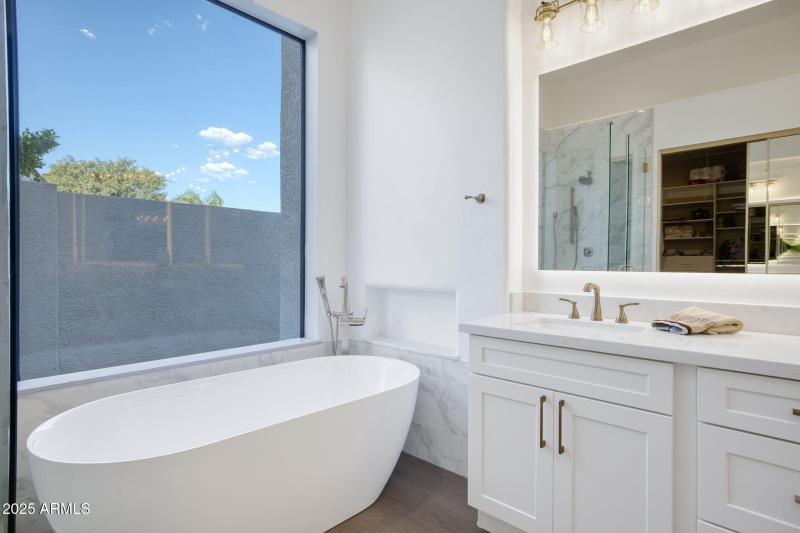 Wow! Beautiful Bathroom!