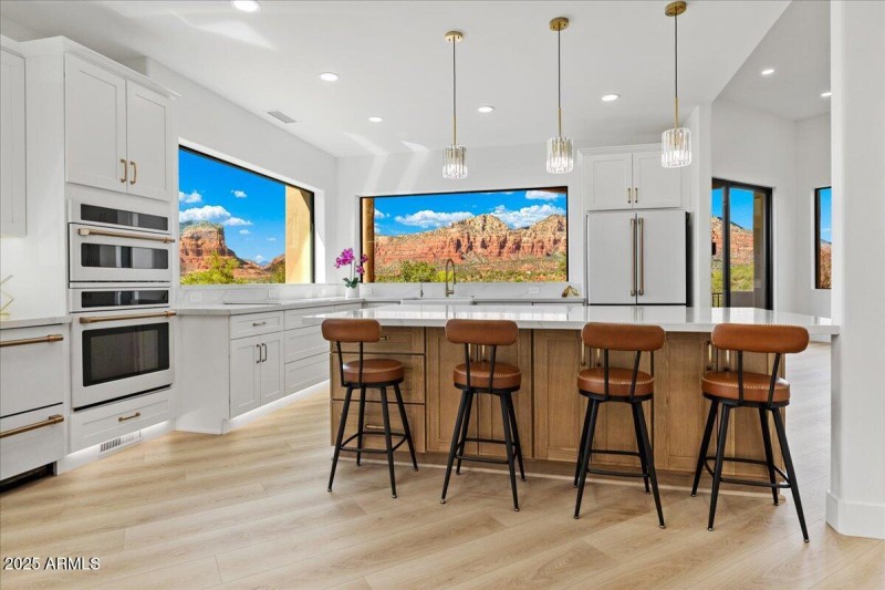 165 Pegasus - Kitchen