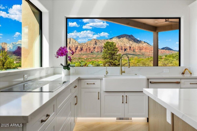 165 Pegasus - Kitchen