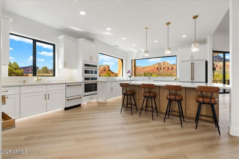 165 Pegasus - Kitchen