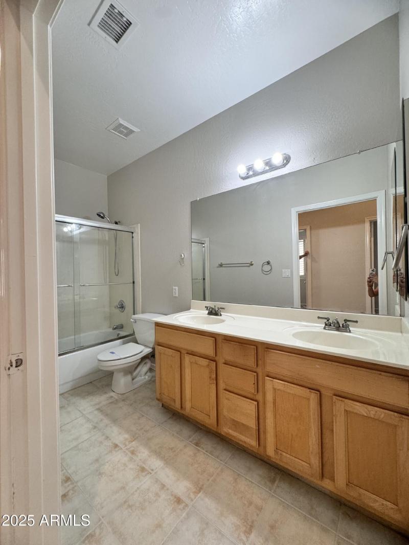 82DC8008-B36D-4CB2-8AF8-2E62EBAA1BD9