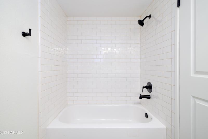 Hall Bath Tub/Shower