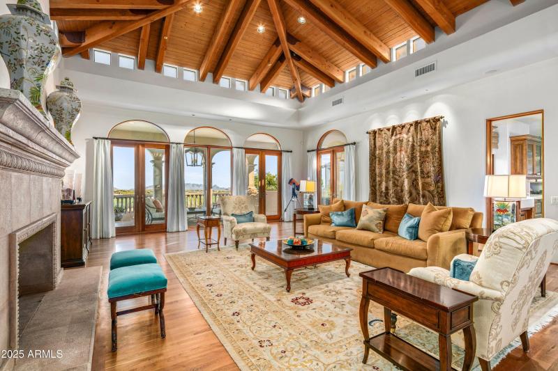 010_Great Room Details