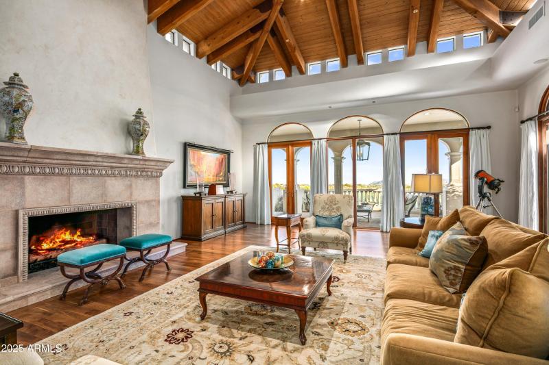 011_Fireplace Ambiance