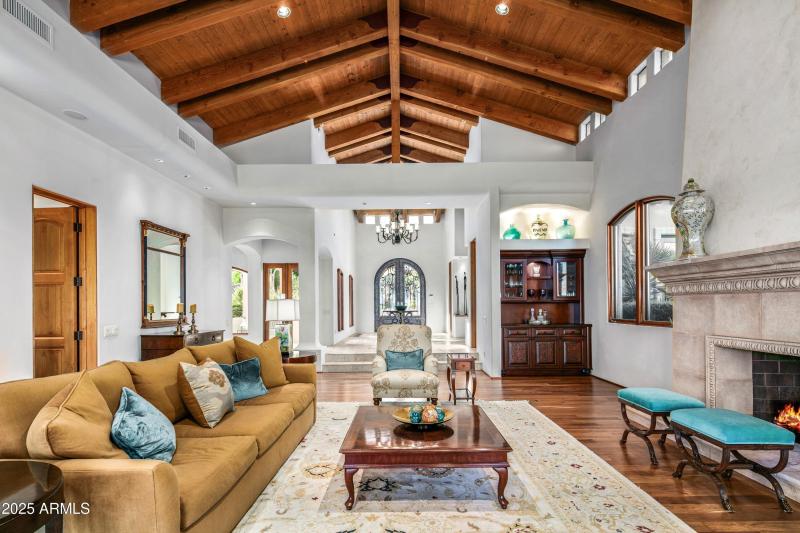 012_Commanding Details