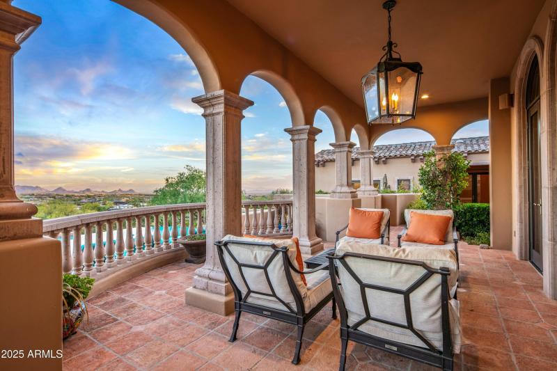 051_Patio Conversation