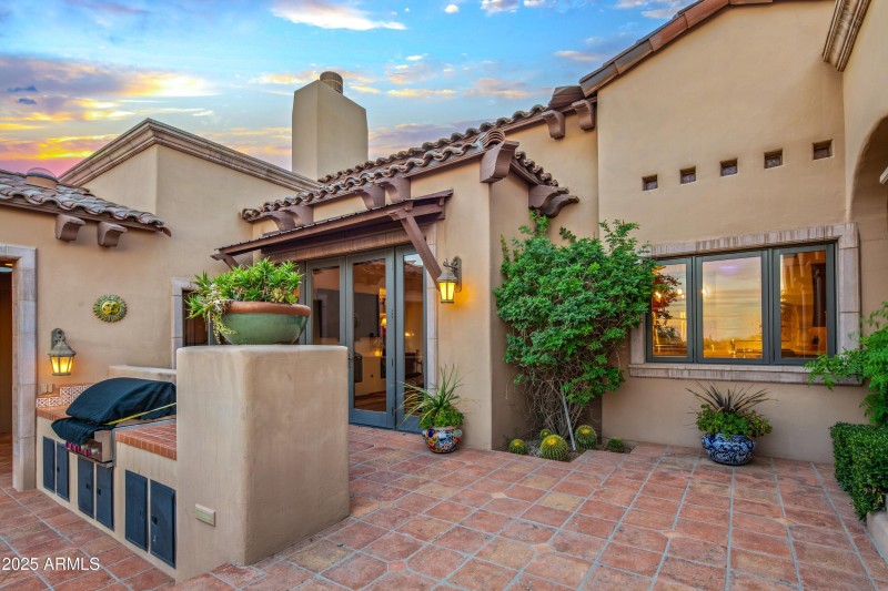 052_Outdoor Grilling off Kitchen