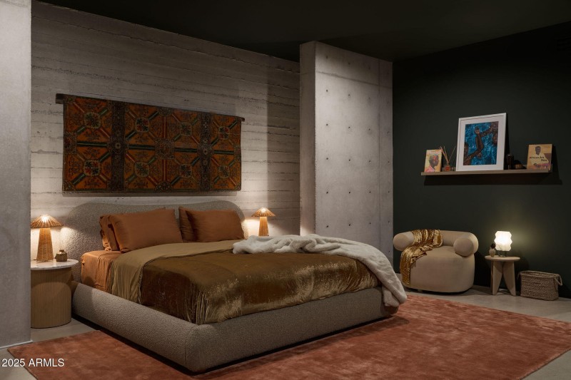 Primary Corridor Guest Suite