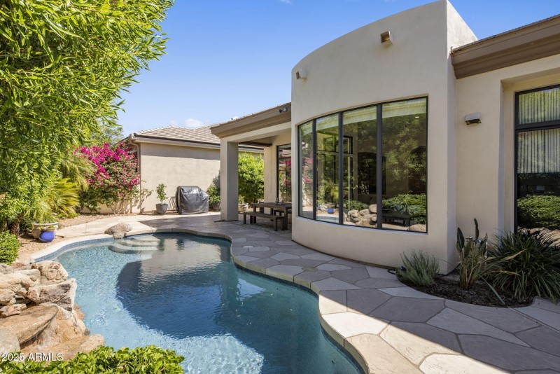 1-web-or-mls-D46A1519