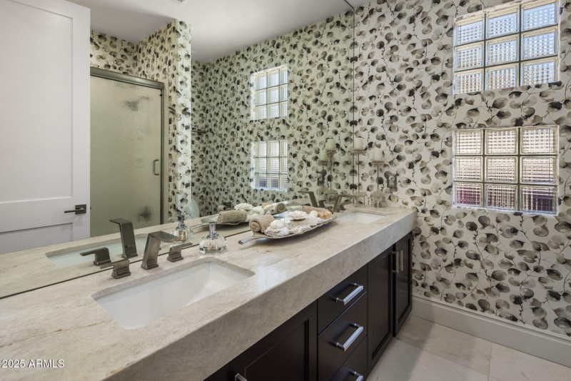 3-web-or-mls-D46A1344 copy