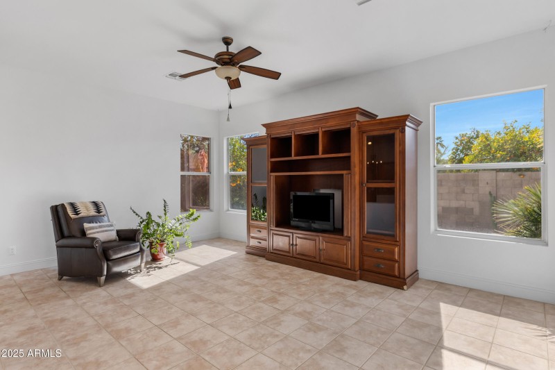 721 W Cherrywood Dr-10