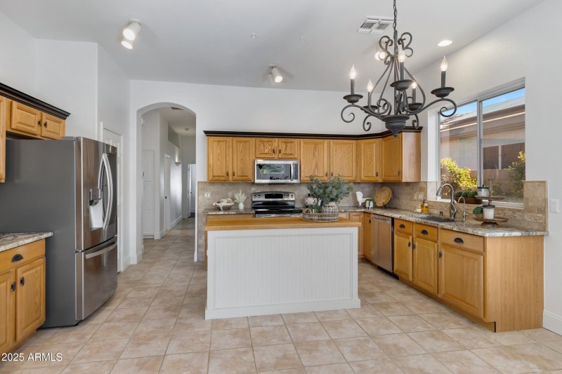 721 W Cherrywood Dr-12