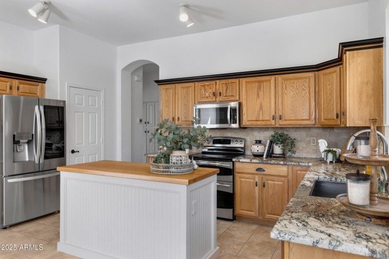 721 W Cherrywood Dr-13