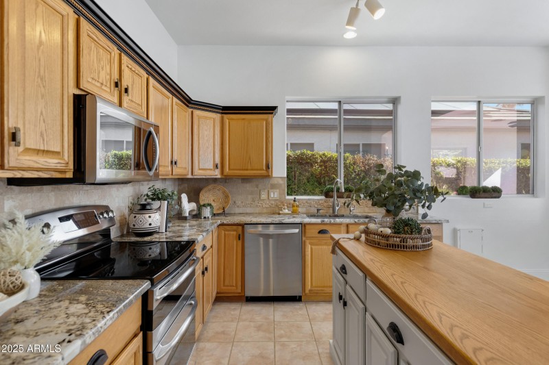 721 W Cherrywood Dr-14