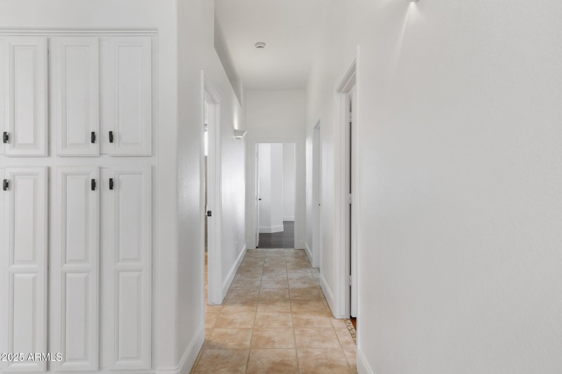 721 W Cherrywood Dr-18