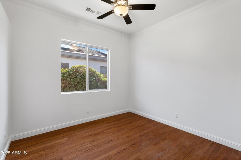 721 W Cherrywood Dr-19