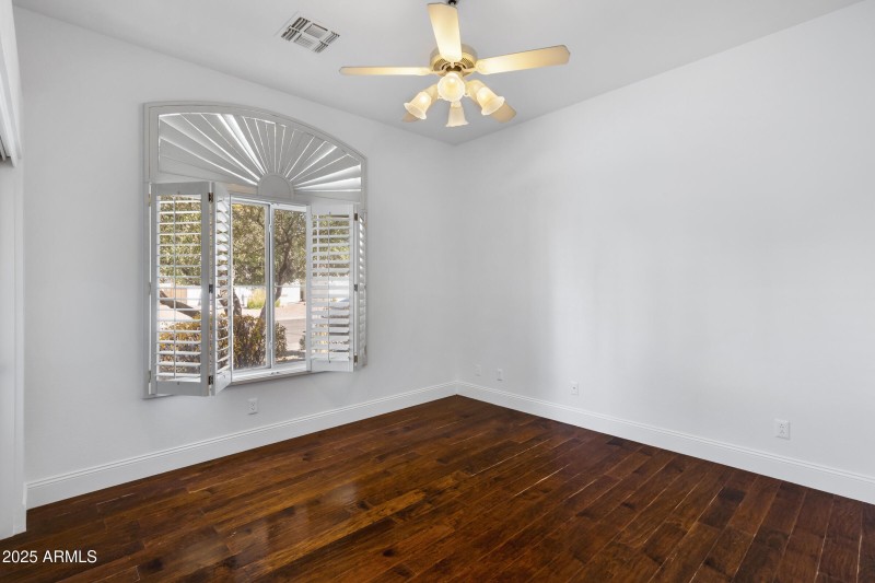 721 W Cherrywood Dr-21