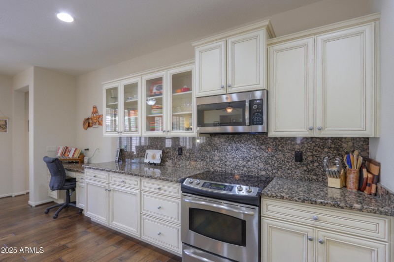 Granite counter & Backsplash