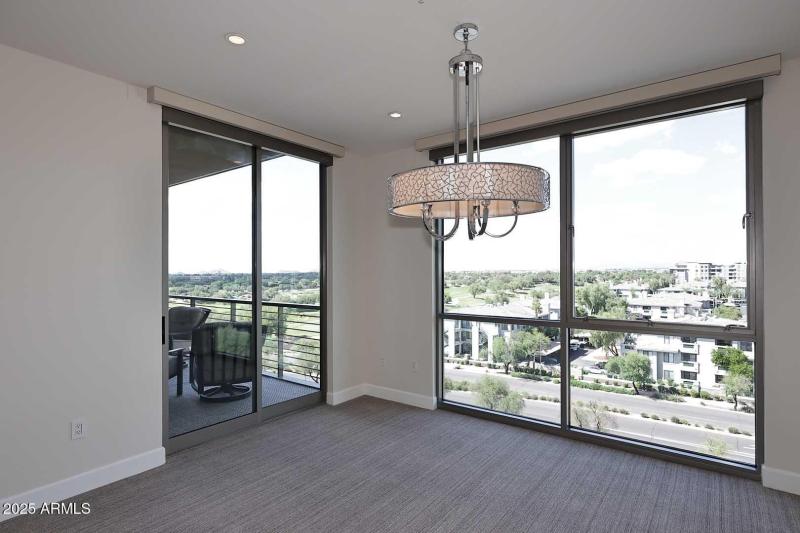 Primary Bedroom-Sitting Area