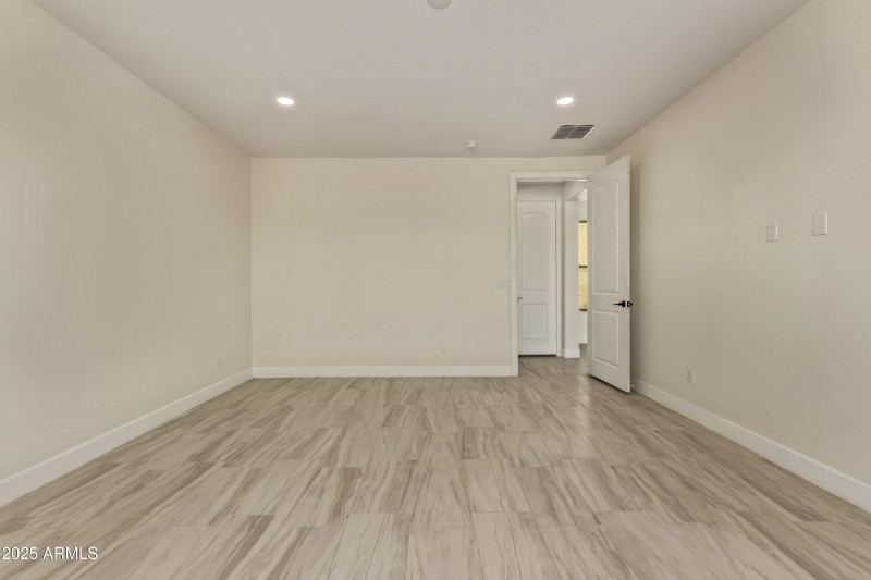 04beb771f643f2ea9261de93186baa48