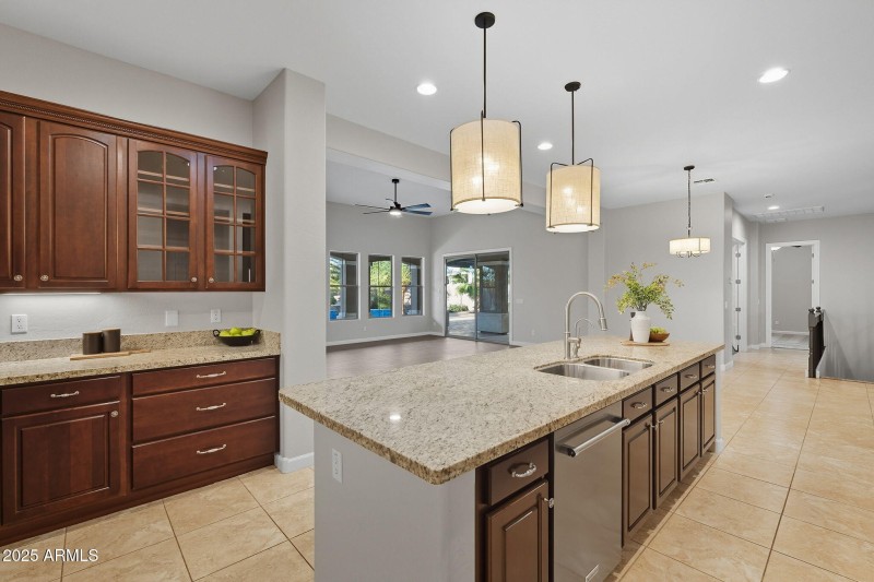 25-web-or-mls-Stonecrest-25