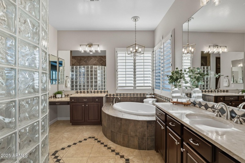 33-web-or-mls-Stonecrest-33