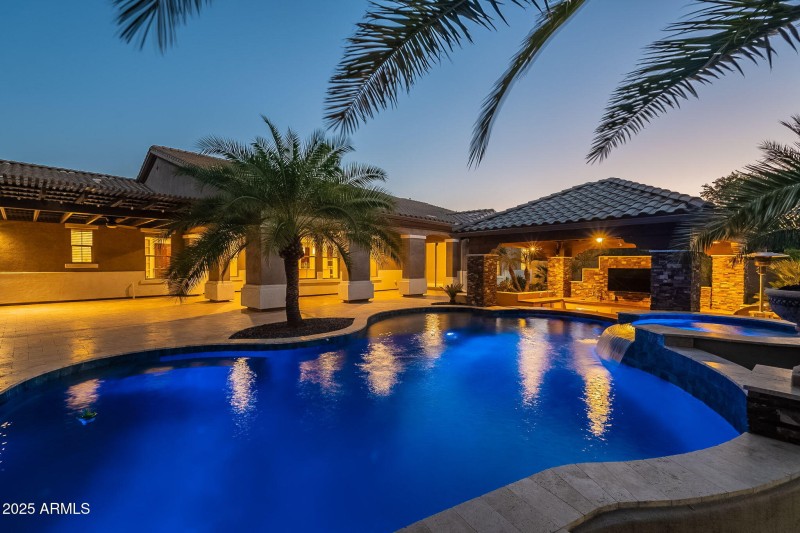 134-web-or-mls-Stonecrest-Twilight-31