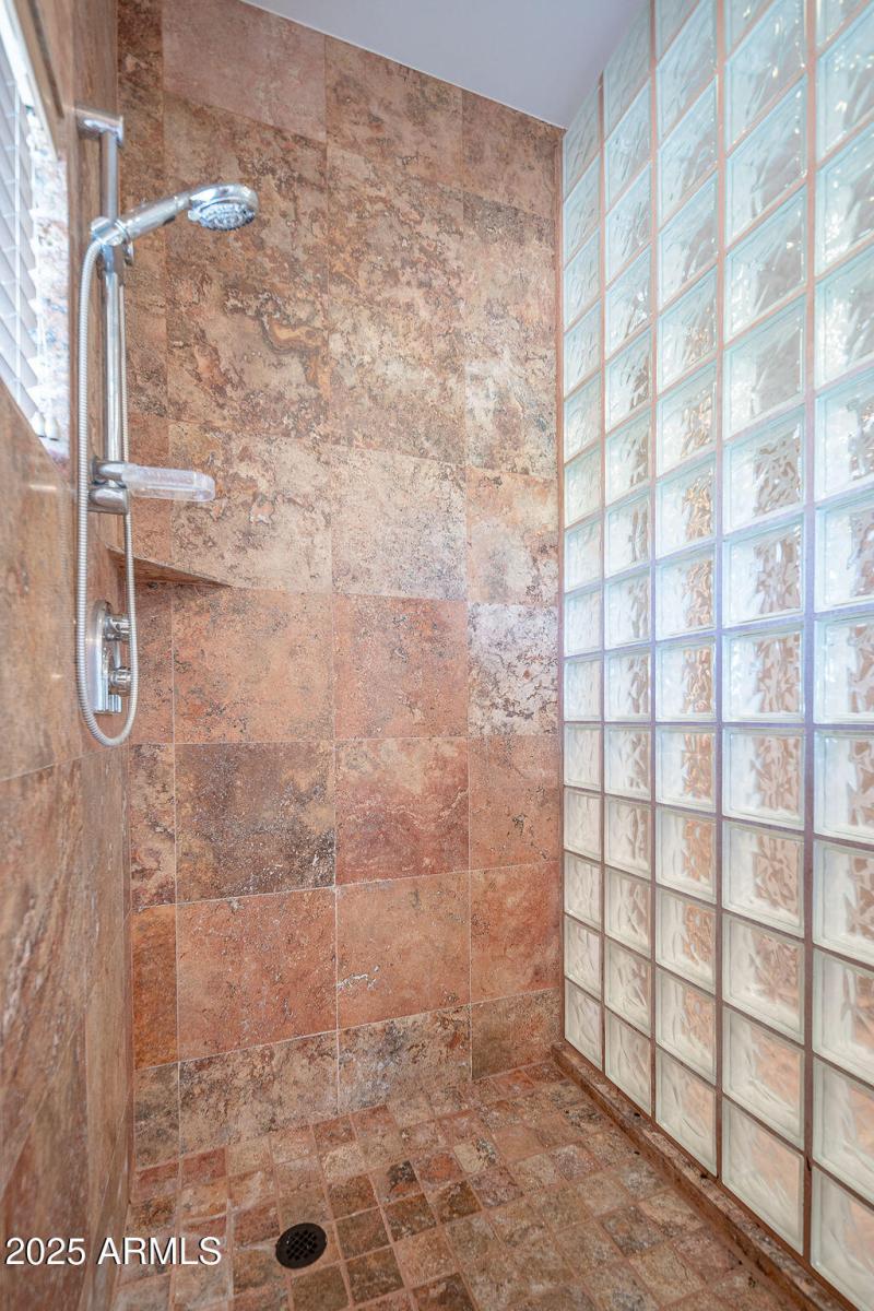 20250911_8170-E-Golden-Spur_13