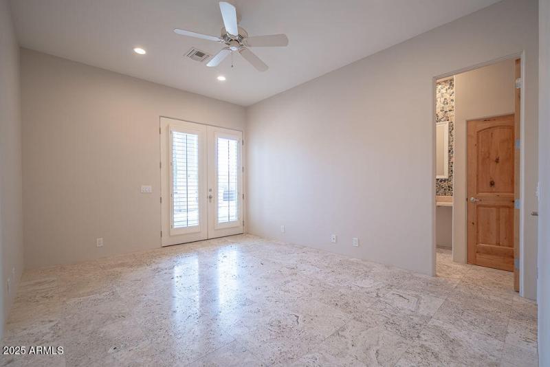 20250911_8170-E-Golden-Spur_17