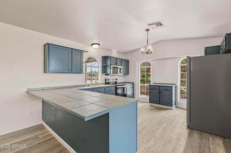 23-web-or-mls-Foothill-12